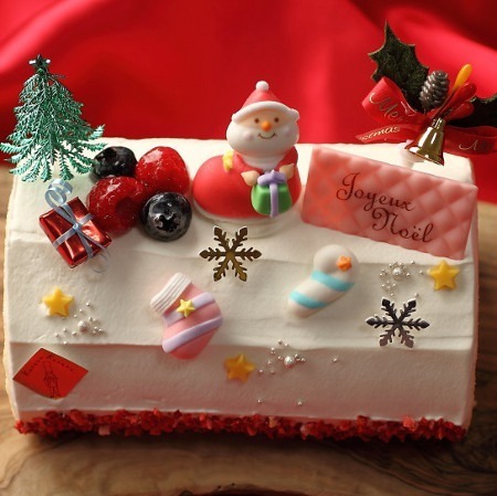 広島の人気ロールケーキ専門店のふわっふわクリスマスロール
